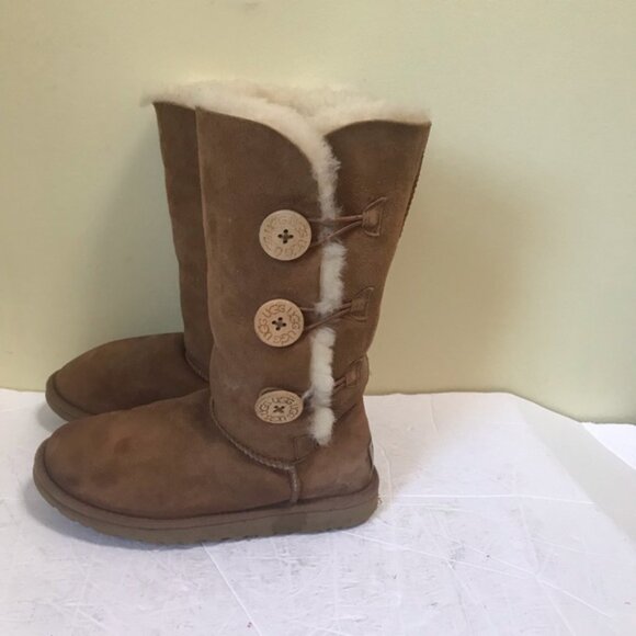 UGG BAILEY 3 Button Tall Boots Shearling Cozy Tan Fur Snow Booties Warm Snow 5 - Picture 4 of 13